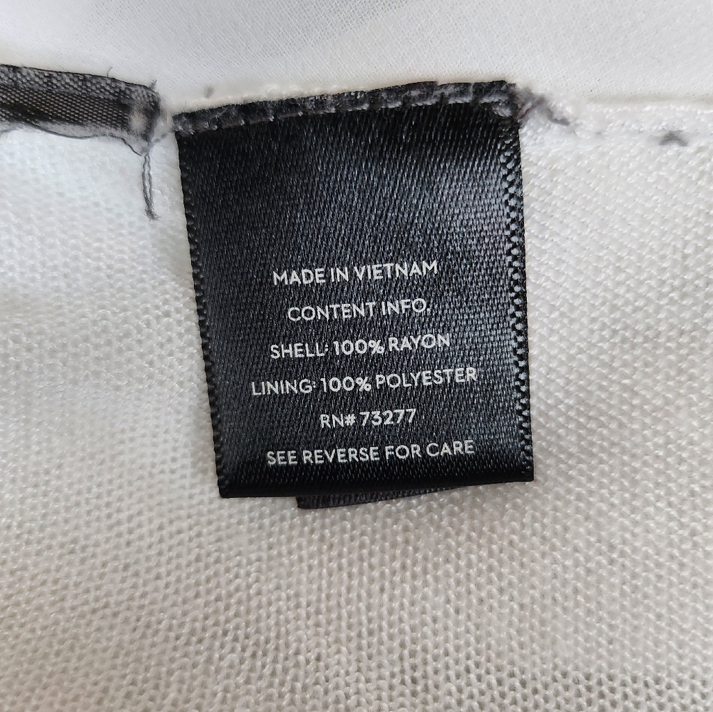 White Simply Vera Open Light Weight Sweater, Size Medium - Picture 5 of 6